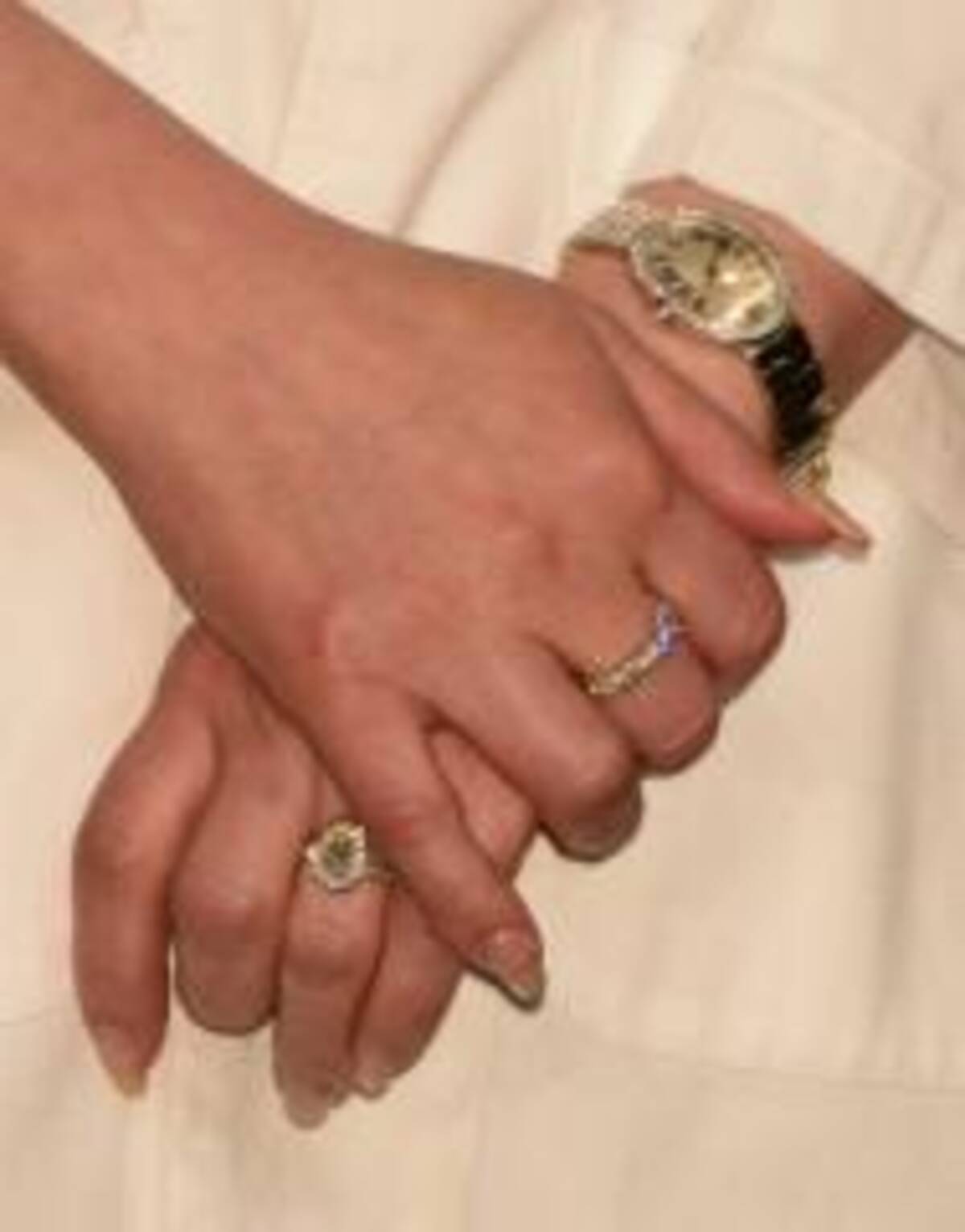 西川史子 左手薬指の指輪は捨てず 14年3月27日 エキサイトニュース