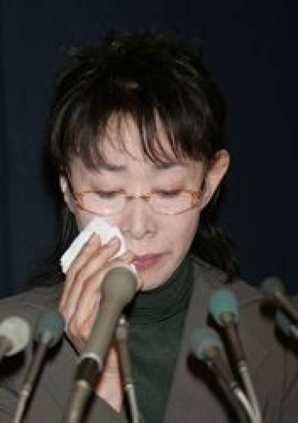 三田佳子の飼い猫救出のため 119 高層マンションでの窓開けに非難集中 記念写真撮ってる場合か 年1月9日 エキサイトニュース