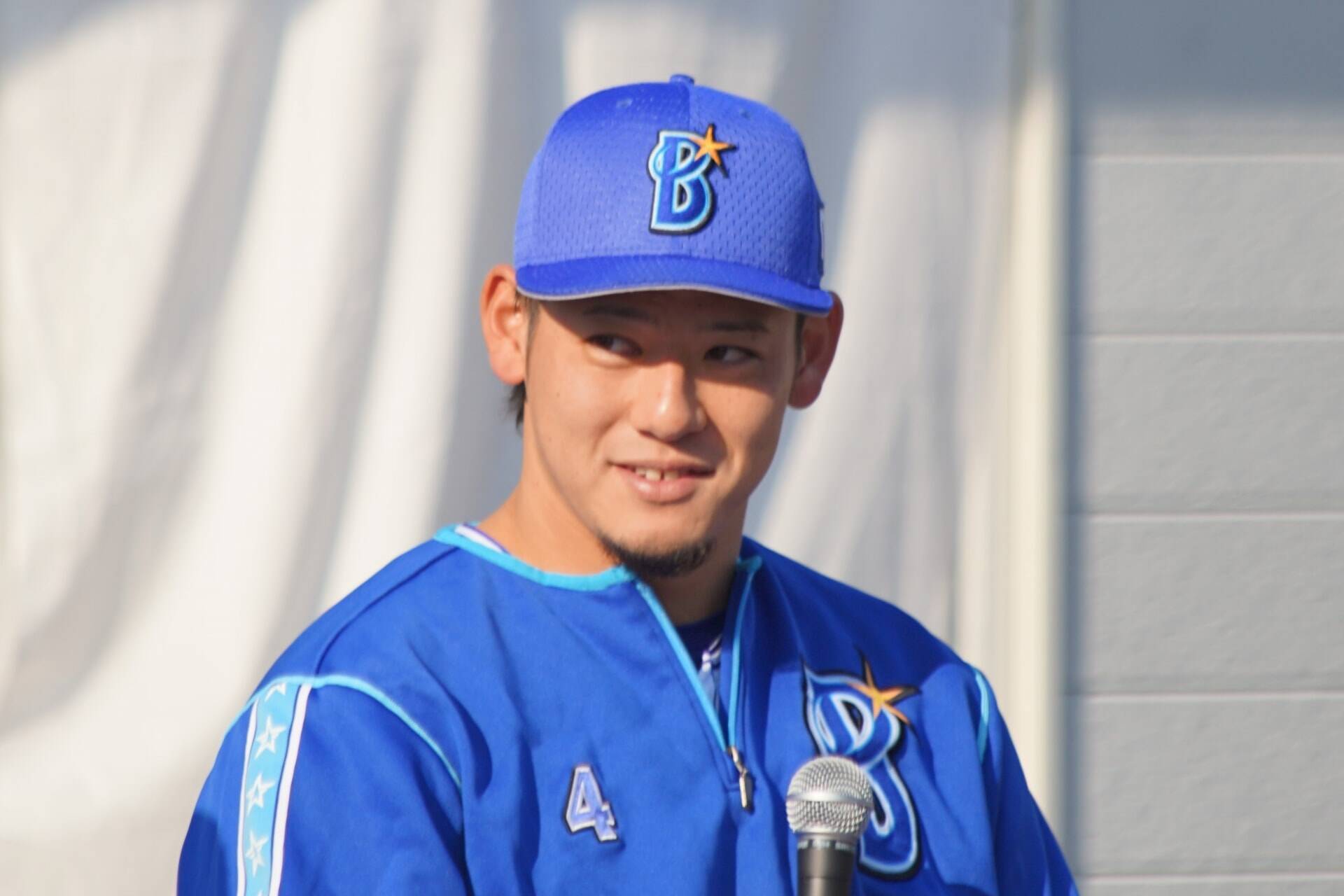 ポスト筒香争いに名乗り Dena 2年目のイケメン 伊藤裕季也が新年の誓い 年1月日 エキサイトニュース