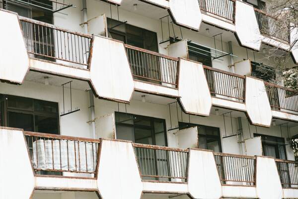 76歳でマンションの壁によじ登り盗みを重ねた 元祖クモ男 驚きの高齢者事件簿 年2月12日 エキサイトニュース