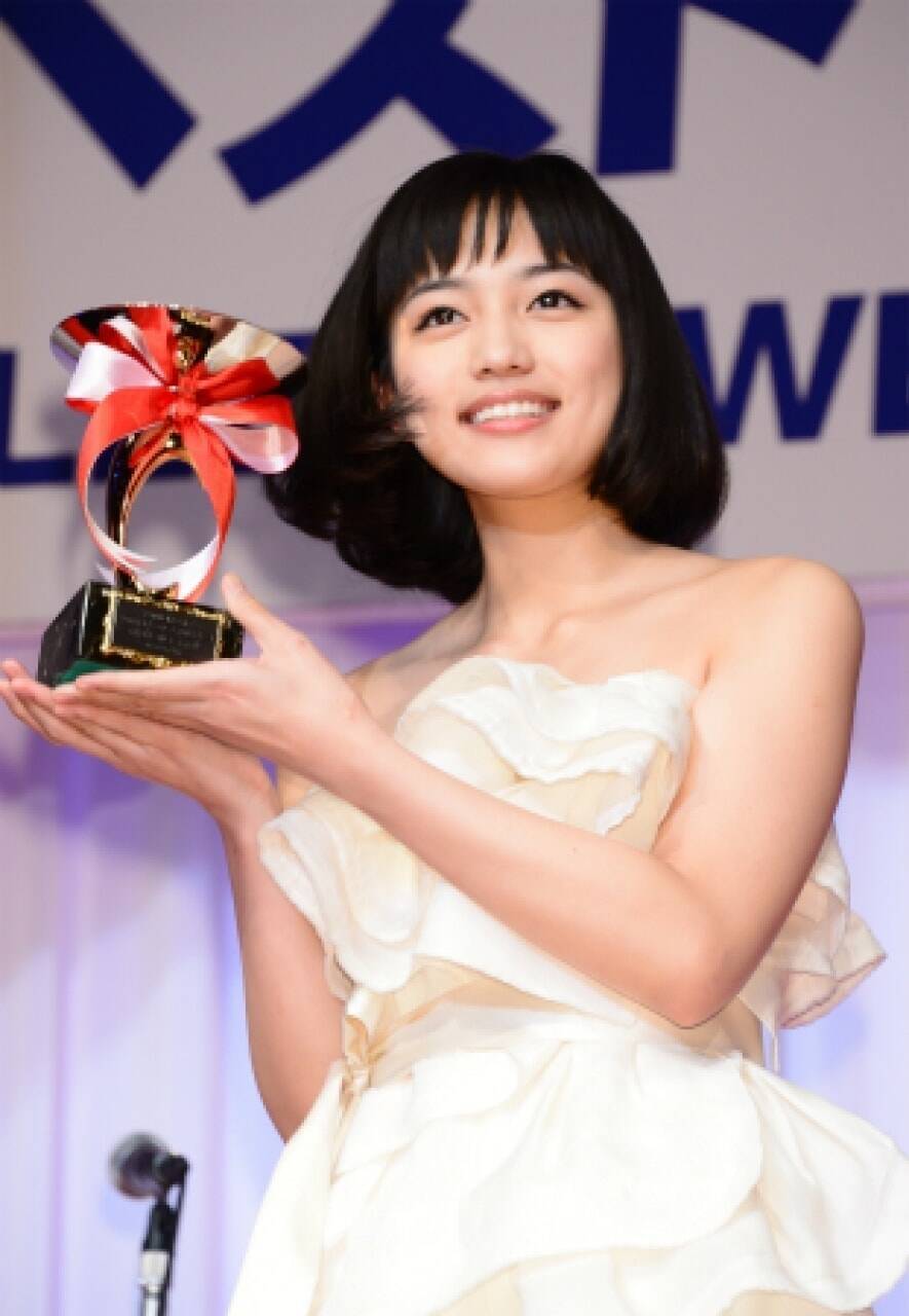 川口春奈 Youtube収入1億円超えの本田翼と敵対 最終手段はお色気作戦か 共演ng 犬猿の仲 の有名人 年9月6日 エキサイトニュース