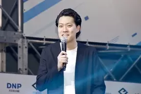 霜降り明星 粗品の ワンピース コスプレが激似 本物の実写化 小栗旬より似てる の声 年9月19日 エキサイトニュース