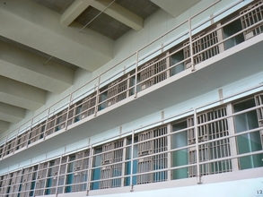 刑務所でクラスターが発生「マスクは薄い雑巾」元受刑者が語るずさんすぎる刑務所内のコロナ対策
