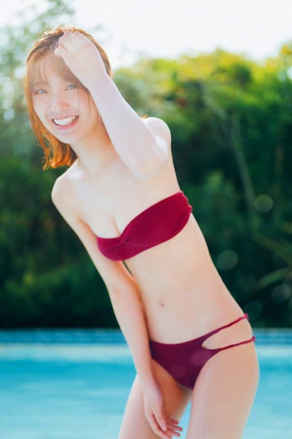 ドラマ Tokyo Mer 出演中の工藤美桜 夏 がテーマのビキニ姿で Strike 表紙に 豊田ルナら人気グラドルもオール水着で登場 21年7月26日 エキサイトニュース