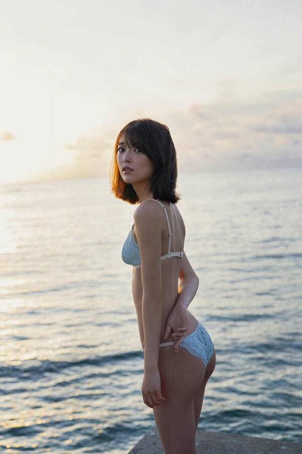 キラメイピンクで注目の工藤美桜 念願の1st写真集発売 初のランジェリーにも挑戦 幼馴染 をテーマに王道水着カットも収録 21年9月2日 エキサイトニュース