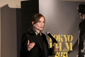東京国際映画祭、最優秀女優賞はアマチュアに 審査委員長イザベル・ユペール「プロなのか素人なのかにこだわっていません」