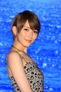 元AKB48 光宗薫がAKB“名残り”は「右利きなのに左手でマイクを持つのが多い」