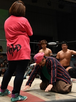 ブーム後の元妻 美奈子に全乗り ビッグダディ次男 熱志氏の暴露本 ハダシの熱志 に漂う林下一家のジリ貧ぶり 15年7月14日 エキサイトニュース