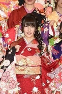 AKB48グループ成人式、代表で入山杏奈が挨拶 「遅咲き世代を見守って」