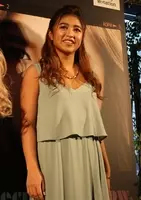 今井華と母親のギャップに驚き ハンカチを手に涙する色白美人の横で大笑いする娘 15年7月29日 エキサイトニュース