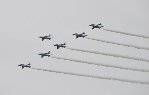 小松基地航空祭 悪天候のなか豪快に飛行 16年9月21日 エキサイトニュース