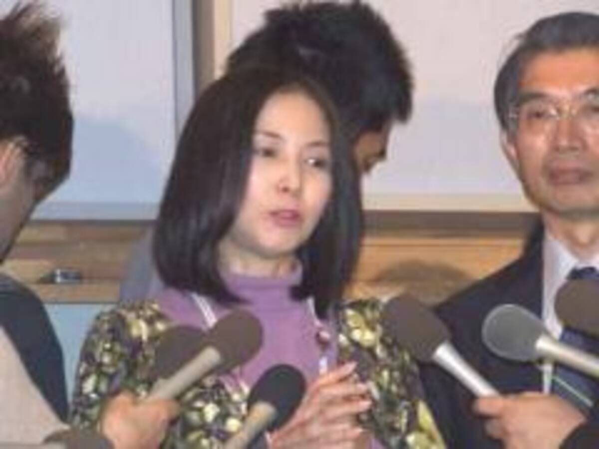 不倫騒動の麻木久仁子が会見 山路氏との交際認めた 10年12月22日 エキサイトニュース