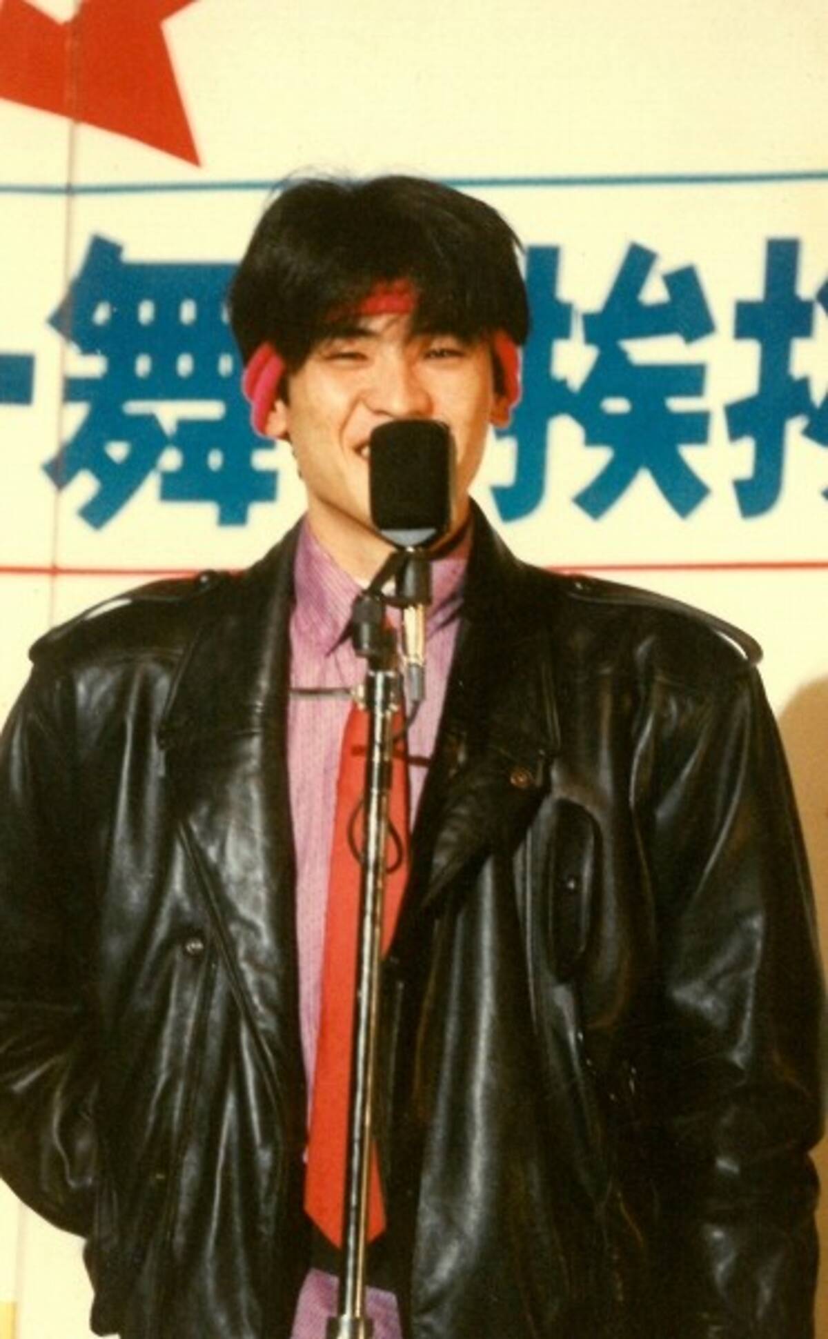 帰ってきたアイドル親衛隊 役者やってる吉川晃司も嫌いではないが やはりステージで暴れている姿が一番だ 16年11月5日 エキサイトニュース