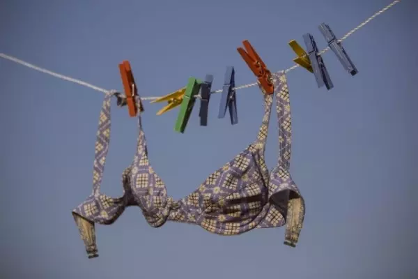 一目ぼれ 女性の自転車に体液 22歳男を逮捕 兵庫