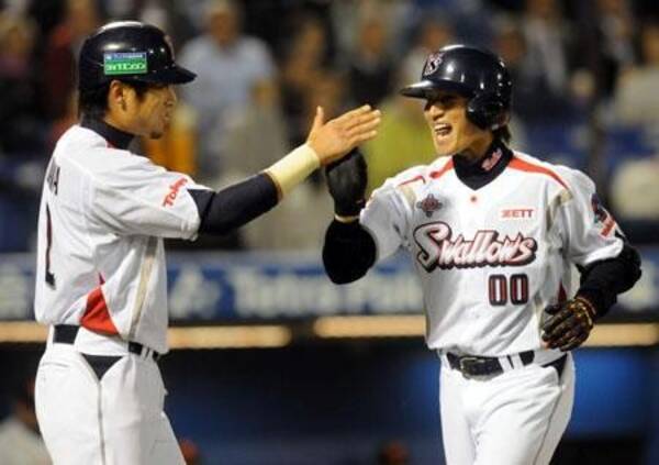 ソフトバンク フロント陣にファン激怒 功労者 川島の背番号剥奪 受け入れられない バレンティンへの 忖度 に批判殺到 19年12月2日 エキサイトニュース