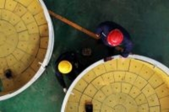 中国各地の企業、年末に向けて急ピッチで生産