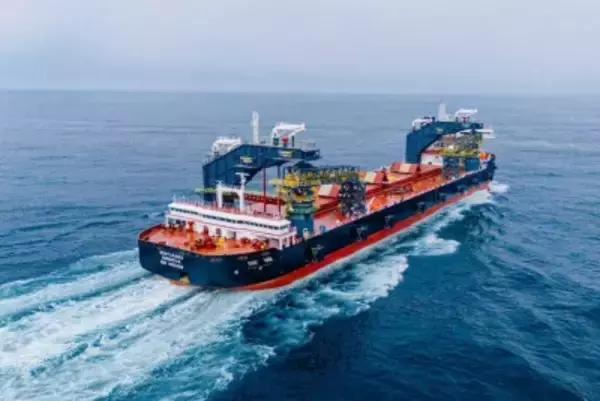 世界初の4万1800トン双方向航行型自動荷役船が引き渡し―中国