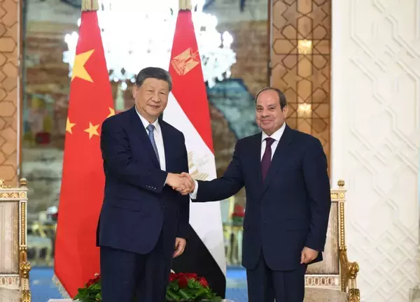 習主席 エジプトのシーシ大統領と会談