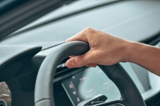 運転手が自動運転で居眠り、ネット配車サービスに大きなリスク―中国