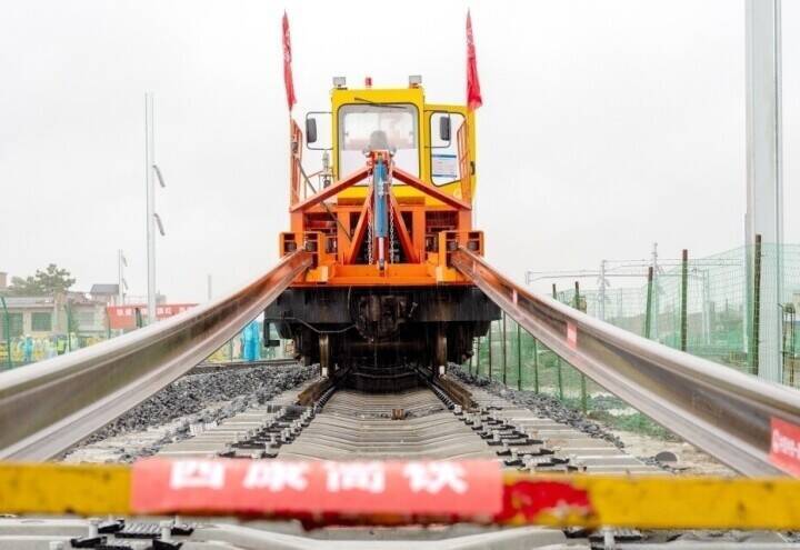 西康高速鉄道で全線の線路敷設工事がスタート―中国