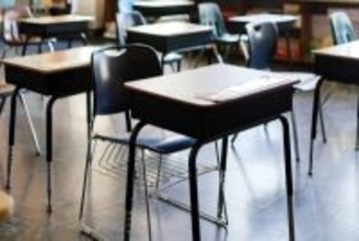 韓国の中学校で教室に掲げられた標語が物議、「チュンファ人民共和国」？