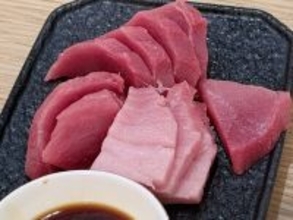 訪日中国人、マグロの柵を「包丁なし」で切った驚きの方法―中国ネット