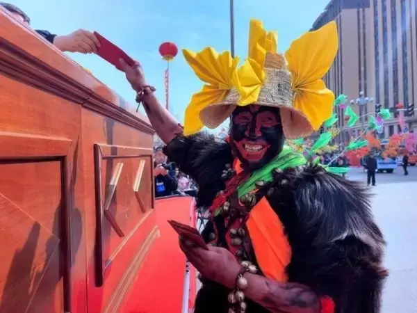 「青海省海東の「最大規模の社火パフォーマンス」がギネス世界記録認定―中国」の画像