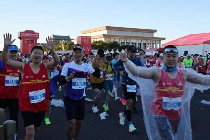 北京マラソンでランナー3万2000人が走る―中国