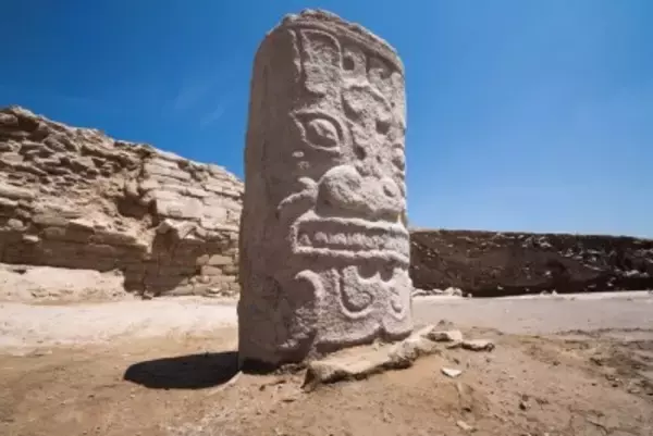 中国巨大古城跡・石峁遺跡の最新DNA研究、先史社会の構造と系譜を解明