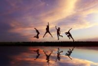 ペットの散歩代行やドローン操縦など、中国の若者の間で「新職業」が人気に