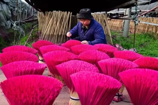 「特大サイズも、四川の「線香作りの村」―中国」の画像