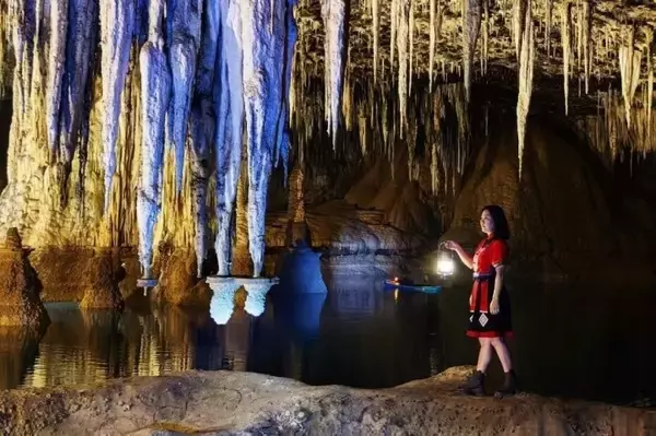 「幻想的な洞窟探検を楽しめる湖北省恩施の「魔眼天宮」―中国」の画像