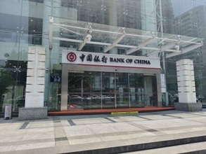 銀行店舗網の急速な縮小が進行、2025年の閉鎖件数は9000店超に―中国