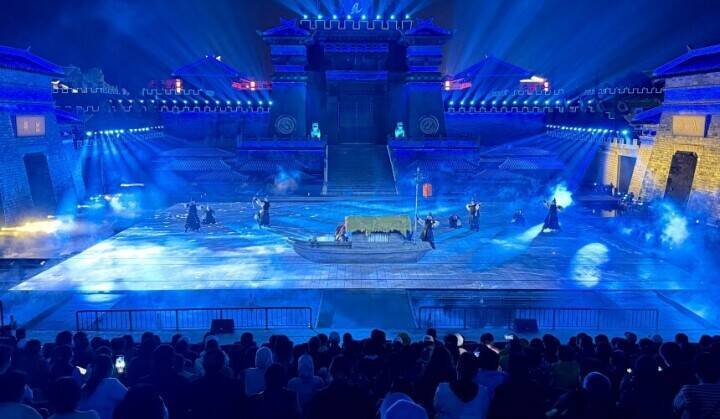 「赤壁にて東風を借りる」古戦場の実景パフォーマンスが文化観光の新たなトレンドに―中国