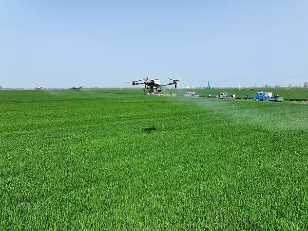中国の農業用ドローン保有数が30万機を超え世界1位に