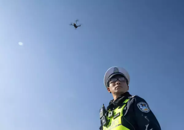 成都交通警察、春節中の交通安全確保にドローンとスマートグラス導入―中国