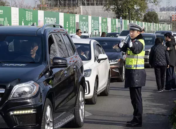 「成都交通警察、春節中の交通安全確保にドローンとスマートグラス導入―中国」の画像