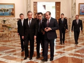 エジプトのシシ大統領、中国の王毅外交部長と会談