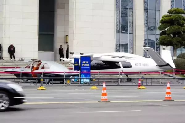 「中国湖北省で「空飛ぶICU」展示―香港メディア」の画像