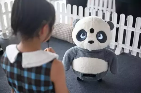 「世界初の能動型子供向けコンパニオンロボットが杭州で発表―中国」の画像