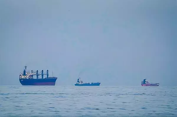 ホルムズ海峡通航隻数、5月以来の低水準に