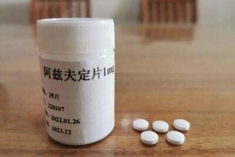 中国初、新型コロナ治療の内服薬が承認へ―中国メディア