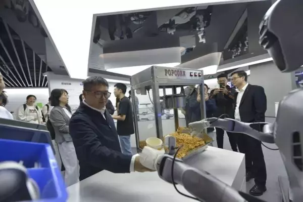 「人型ロボットが「毎週のように進化」を実現できる理由とは？―中国メディア」の画像