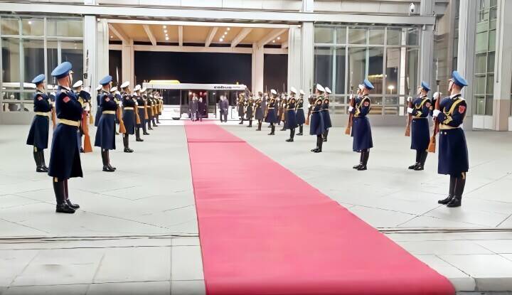 フィンランドのオルポ首相が北京に到着、4日間の「中国の旅」を開始