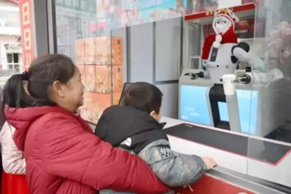 ウイットに富んだ会話も、スマート販売ロボットが長沙市内に登場―中国