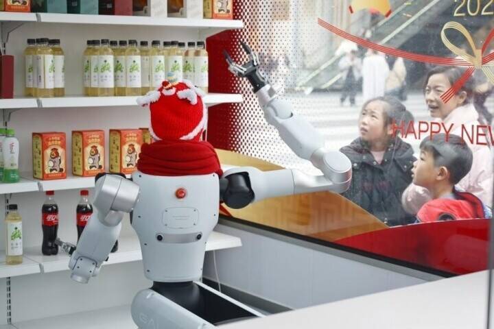 ウイットに富んだ会話も、スマート販売ロボットが長沙市内に登場―中国