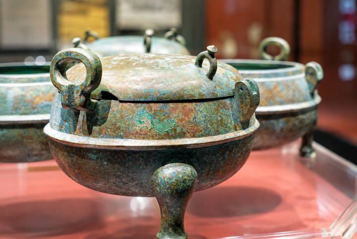 2000年前に「仕切り鍋」？四つの鍋をつないだ中国・漢代の珍しい銅器