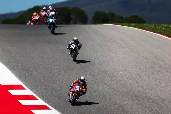 「WSBK優勝の中国バイクメーカー「張雪機車」、世界からも注文相次ぐ」の画像