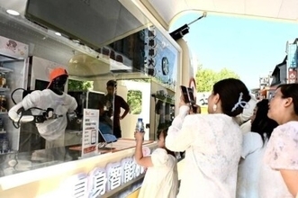ロボット店員が勤務開始、QRコードや音声注文で20秒で完了―安徽省合肥市