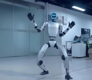 人型ロボットのレンタル市場が拡大、費用は1日4500円から―中国